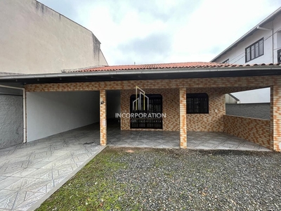 Casa em Boehmerwald, Joinville/SC de 360m² 3 quartos à venda por R$ 378.000,00