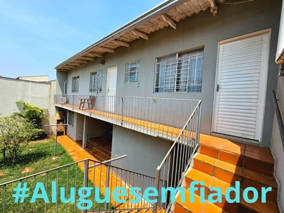 Casa em Califórnia, Londrina/PR de 50m² 2 quartos para locação R$ 890,00/mes