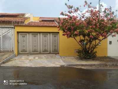 Casa em Jardim América, Goiânia/GO de 115m² 3 quartos para locação R$ 3.200,00/mes