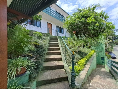Casa em Jardim Europa, Teresópolis/RJ de 360m² 5 quartos à venda por R$ 698.000,00
