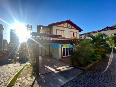 Casa em Santa Rosa, Niterói/RJ de 150m² 2 quartos para locação R$ 3.600,00/mes