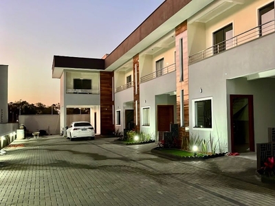 Sobrado em Bom Retiro, Joinville/SC de 120m² 3 quartos à venda por R$ 624.000,00