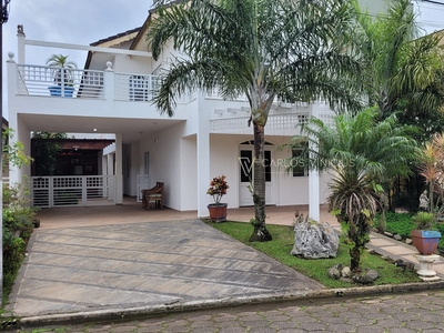 Sobrado em Jardim Márcia, Peruíbe/SP de 280m² 4 quartos à venda por R$ 904.000,00