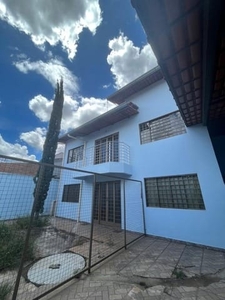 Sobrado em Residencial Vale do Araguaia, Goiânia/GO de 219m² 5 quartos à venda por R$ 699.000,00