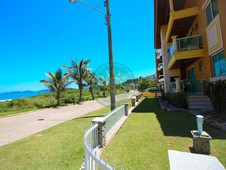 Apartamento de dois dormitórios com vista para o mar, localizado a 10 metros da praia de Quatro ilhas - Bombinhas - Mobiliado - Exclusividad
