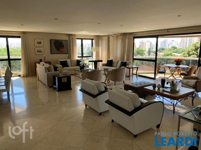 Apartamento à venda em Bela Vista com 389 m², 4 quartos, 4 suítes, 5 vagas