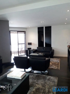 Apartamento à venda em Campo Belo com 150 m², 4 quartos, 3 suítes, 3 vagas