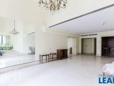 Apartamento à venda em Jardim América com 276 m², 4 quartos, 3 suítes, 3 vagas