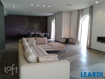 Apartamento à venda em Jardim Europa com 513 m², 4 quartos, 4 suítes, 5 vagas