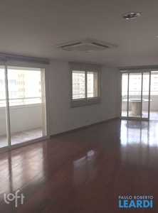Apartamento à venda em Paraíso com 278 m², 4 quartos, 3 suítes, 4 vagas