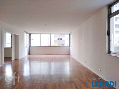 Apartamento à venda em Sumaré com 260 m², 3 quartos, 1 suíte, 2 vagas