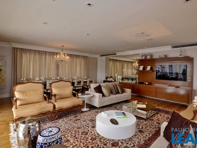 Apartamento à venda em Vila Olímpia com 273 m², 3 quartos, 3 suítes, 5 vagas