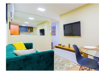 Apartamento Com 2 Dormitórios À Venda, 40 M² Por R$ 251.383,06
