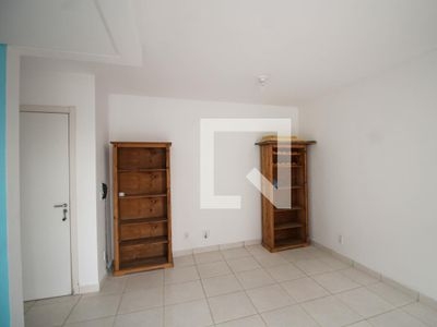 APARTAMENTO no 3º andar com 2 dormitórios e 1 garagem