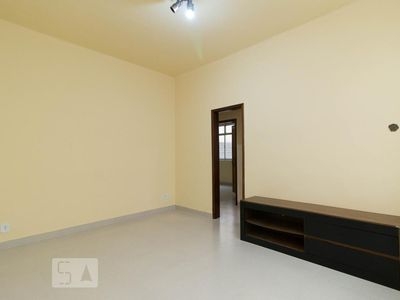 APARTAMENTO Térreo com 3 dormitórios