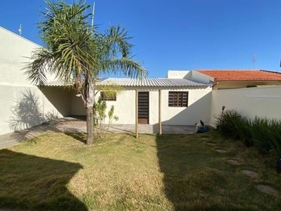 Casa à venda no bairro Vila Brasil em Pirassununga