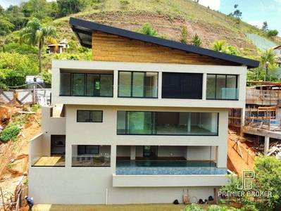 Casa em condomínio à venda no bairro Itaipava em Petrópolis