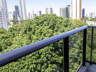 Apartamento alto padrão com 134m² em rua arborizada e tranquila em Casa Forte em Recife/PE