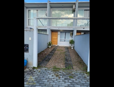 Casa no Bairro Água Verde em Blumenau com 2 Dormitórios e 70 m²