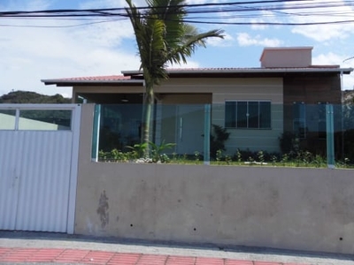 Casa 03 dormitórios com viabilidade residencial e comercial na Serraria