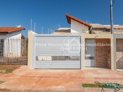 Casa Térrea com 3 Quartos à Venda por R$ 450.000