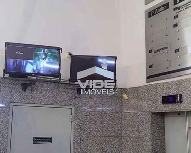 SALA PARA LOCAÇÃO E VENDA NO CENTRO EM CAMPINAS, TRES SALAS BEM AREJADAS E ILUMINADAS, WC