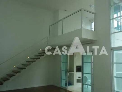 Condomínio Villaggio Panamby, apartamento de 270m² de área, com pé direito duplo na sala