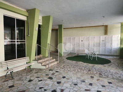 Apartamento à venda por R$ 300.000