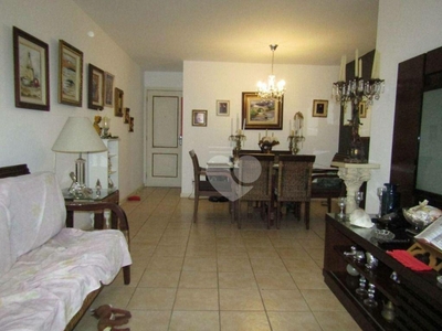 Apartamento à venda por R$ 550.000