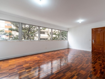 Apartamento para aluguel possui 129 metros quadrados com 3 quartos em Perdizes - São Paulo