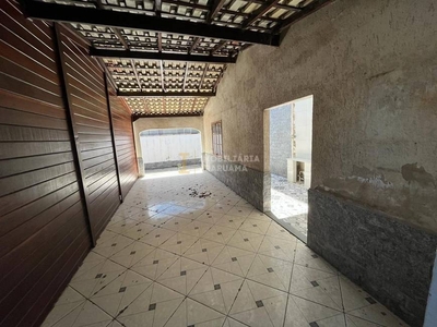 Casa com 3 Quartos e 2 banheiros à Venda, 167 m² por R$ 350.000