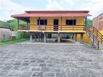 Casa de 2 qts, em Condomínio fechado no Limoeiro, com terreno plano