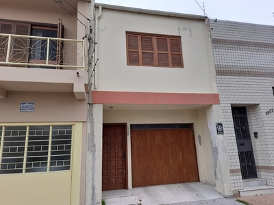 Casa para venda com 300 metros quadrados com 4 quartos em Centro - Pelotas - RS
