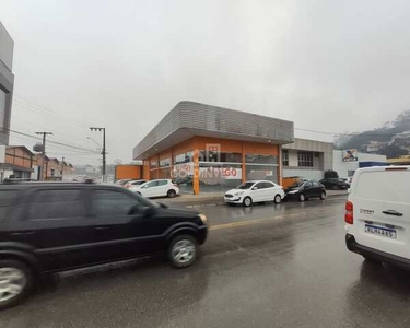 Sala comercial de 250m², 10 vagas de estacionamento no bairro Santa Rita!!