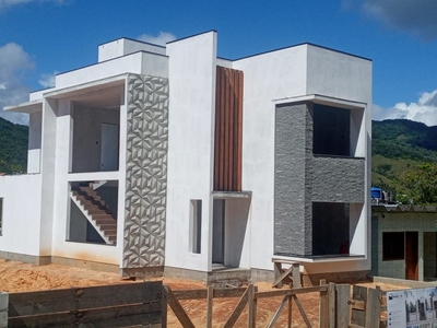 Residência nova, com 160 m², 3 quartos, vista para o mar, Siriú - Garopaba - SC