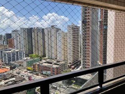 Vendo apartamento espaçoso de 150m² com 3 quartos no desejado bairro de boa viagem