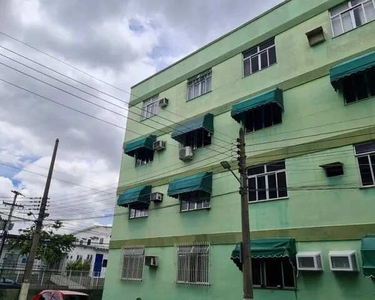Alugo apartamento padrão Madureira