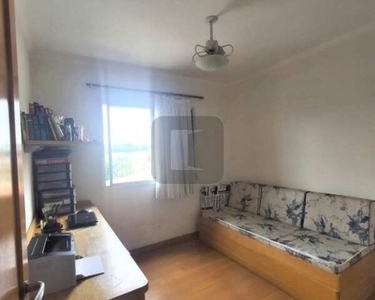 Apartamento em Ótima Localização !!!