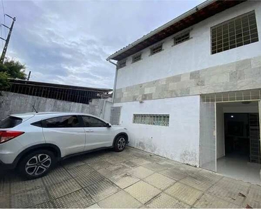 Casa com 7 dormitórios para alugar, 200 m² por R$ 3.850/ano - Campo Grande - Recife/PE