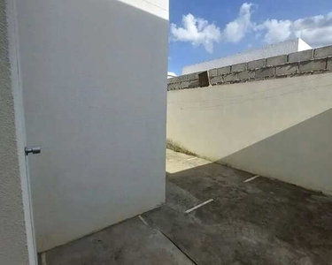 Casa de 2/4 dentro de condominio