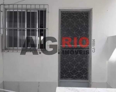 Casa de Vila-LOCAÇÃO-Oswaldo Cruz-Rio de Janeiro-RJ