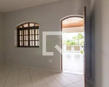 Casa para Aluguel - Jardim Samambaia, 2 Quartos, 290 m2