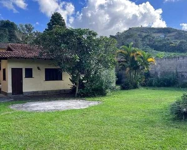 Casa para aluguel possui 121 metros quadrados com 3 quartos em Albuquerque - Teresópolis