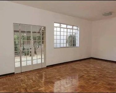 Casa para aluguel tem 210 metros quadrados com 3 quartos em Santo Antônio - Belo Horizonte