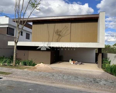 Casa para locação no condomínio Reserva das Palmeiras em Valinhos. São 4 suítes com closet