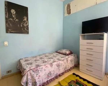 QUARTO EM IPANEMA - para um homem ou VAGA p dois homens