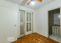 APARTAMENTO no 3º andar com 1 dormitório