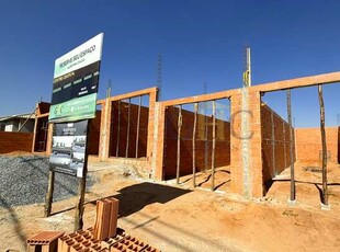 ALUGO SALÕES COMERCIAIS - Acesso principal ao Residencial Nova Metropolitana no Recanto Sã