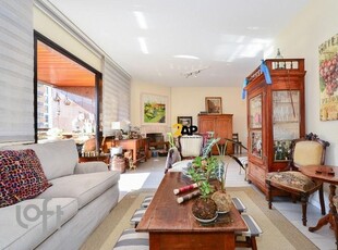 Apartamento à venda em Morumbi com 210 m², 4 quartos, 4 suítes