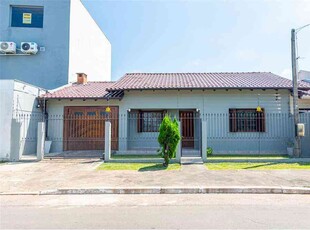 Casa com 2 quartos à venda no bairro Estância Velha, 94m²